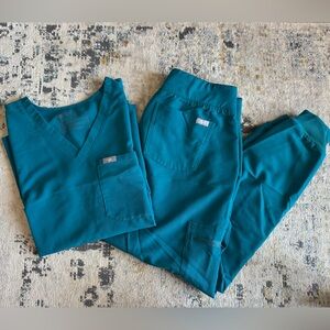 Zamora Joggers and Catarina one pocket scrub top in Caribbean Blue